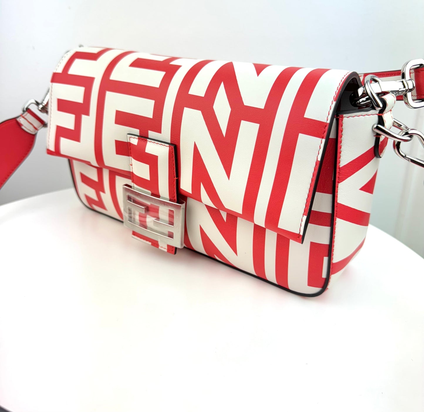 FENDI X MARC JACOBS Vitello Seta Logo Print Baguette Glow Coral White