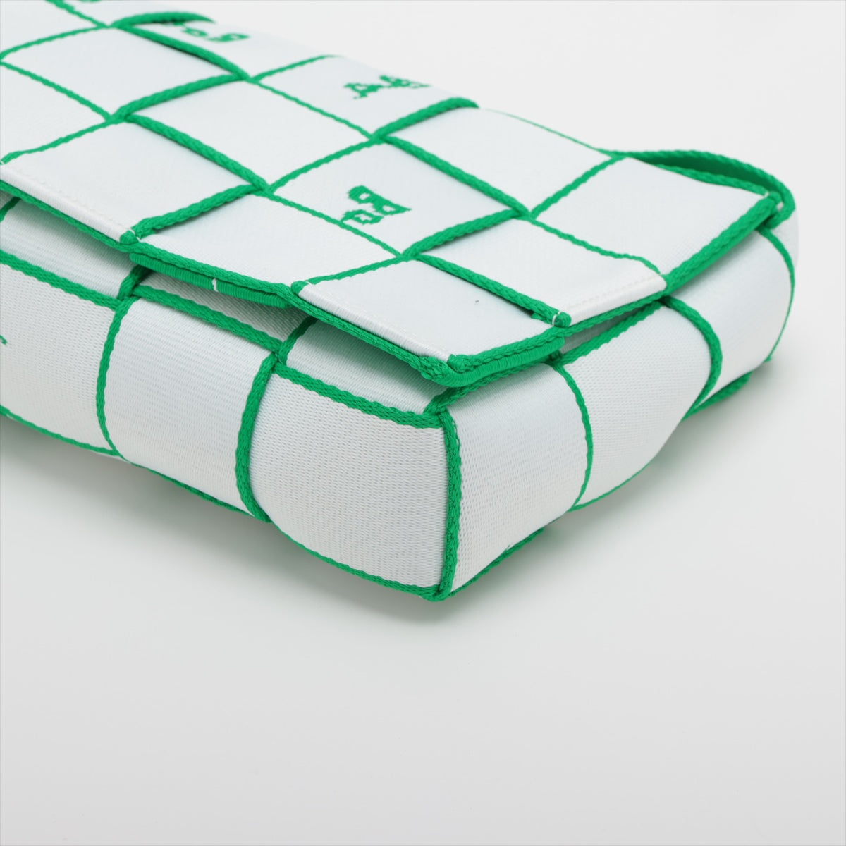 Bottega Veneta Maxine Incharted Webing Caset Nylon Shoulder Bag White× Green