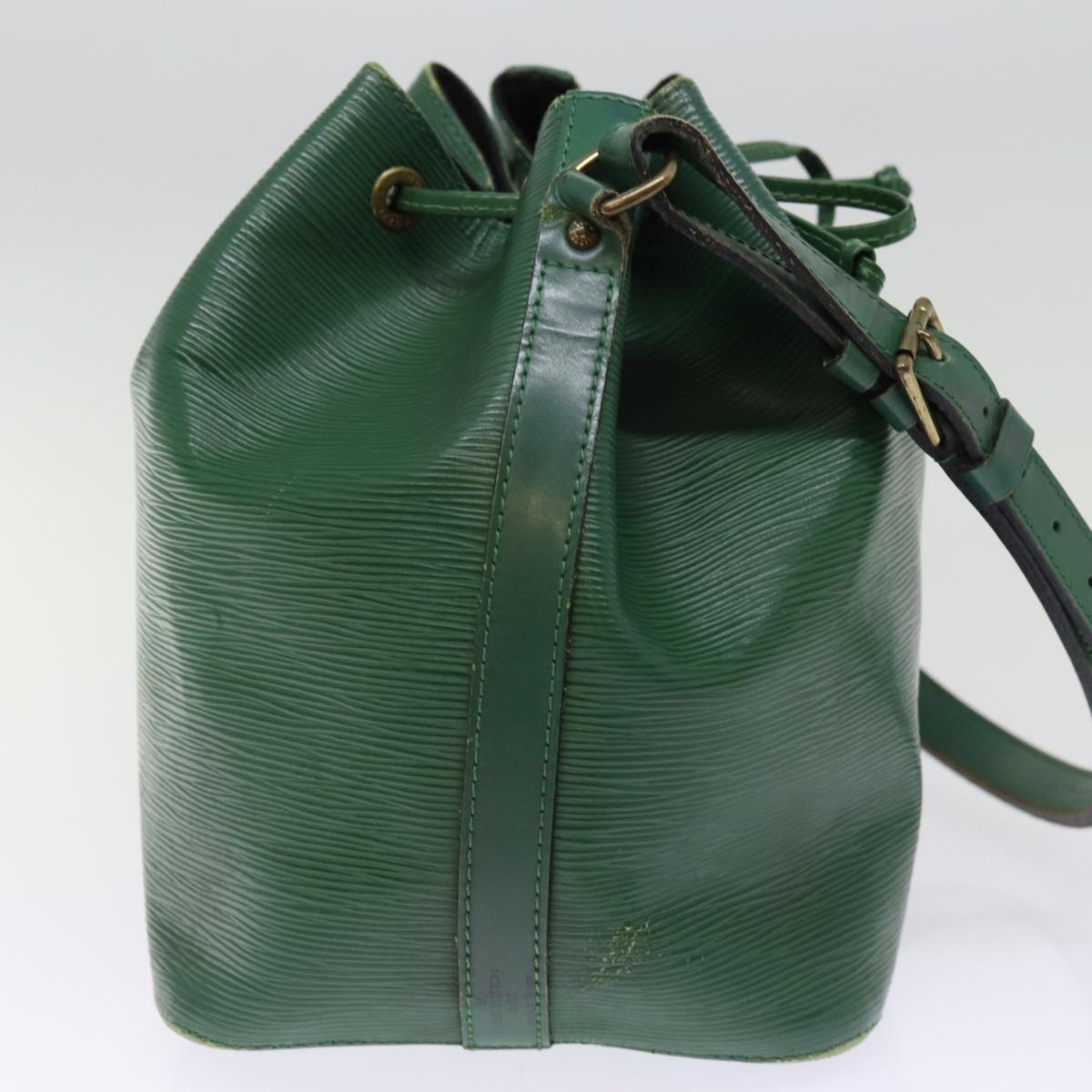 LOUIS VUITTON Epi Petit Noe Shoulder Bag Green M44104 LV 76937