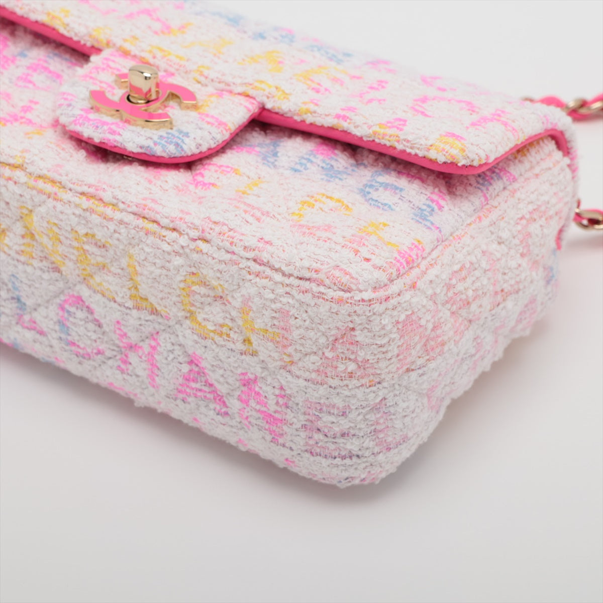 Chanel Mini Mattrasse 20 Pile Single Flap Single Chain Bag White X Pink G A69900