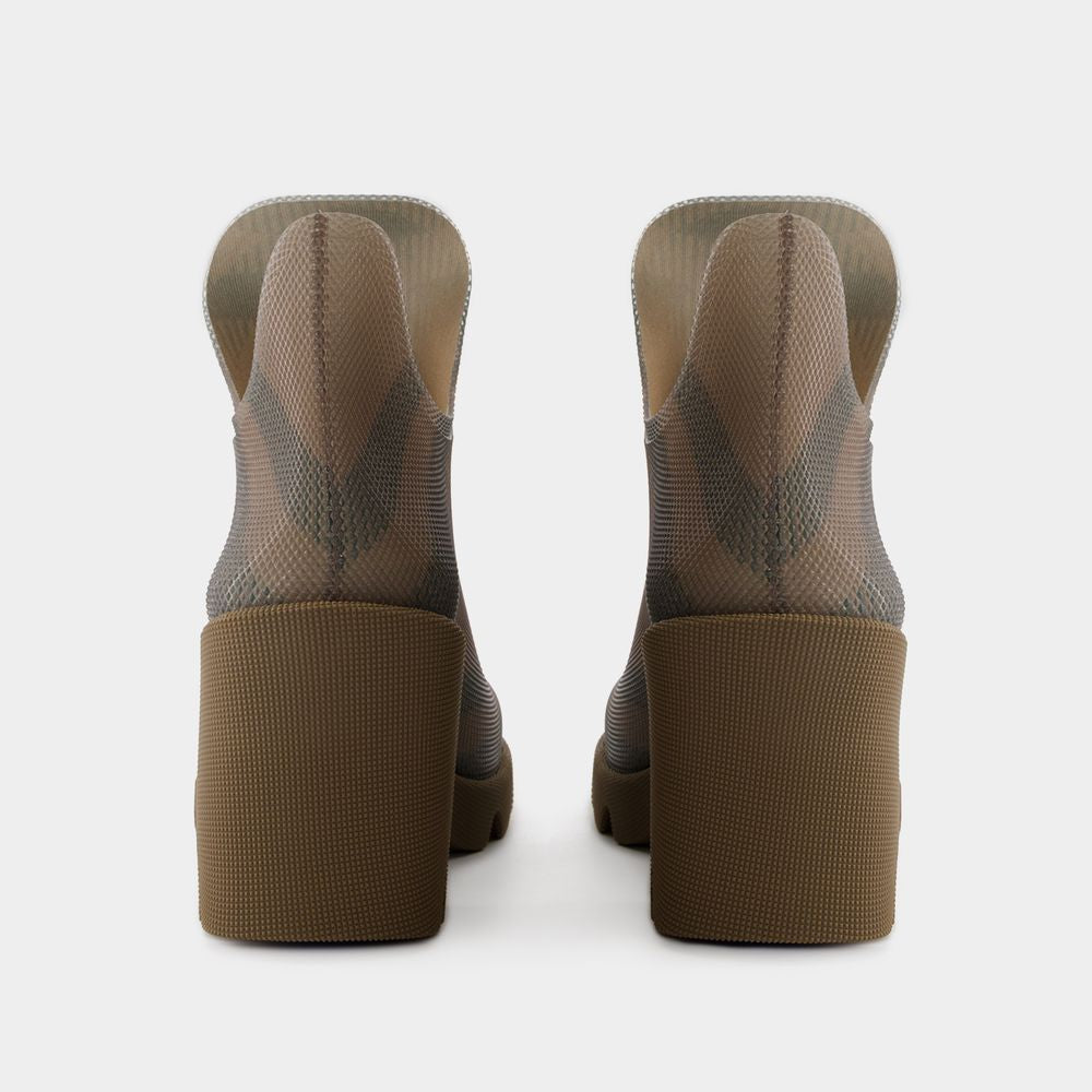 BURBERRY Stylish Ankle Boots for Women