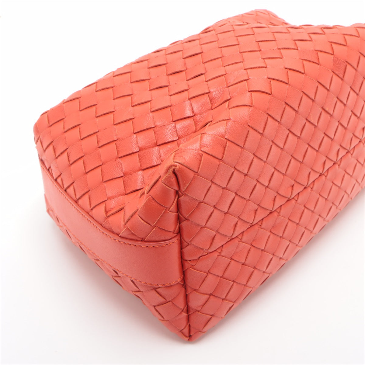 Bottega Veneta Intrecciato Leather Handbag Red 114087