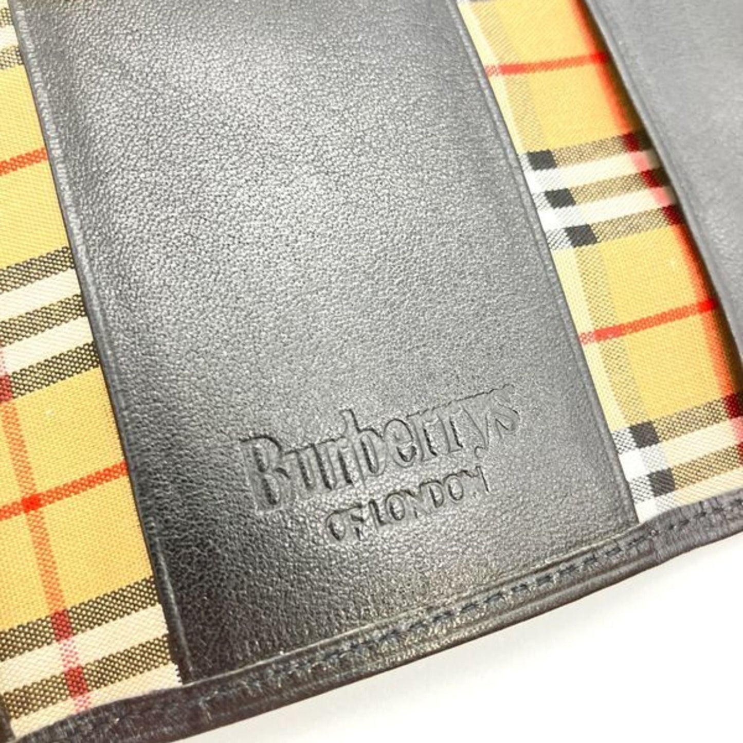 Burberry Burberrys Leather Keycase ()