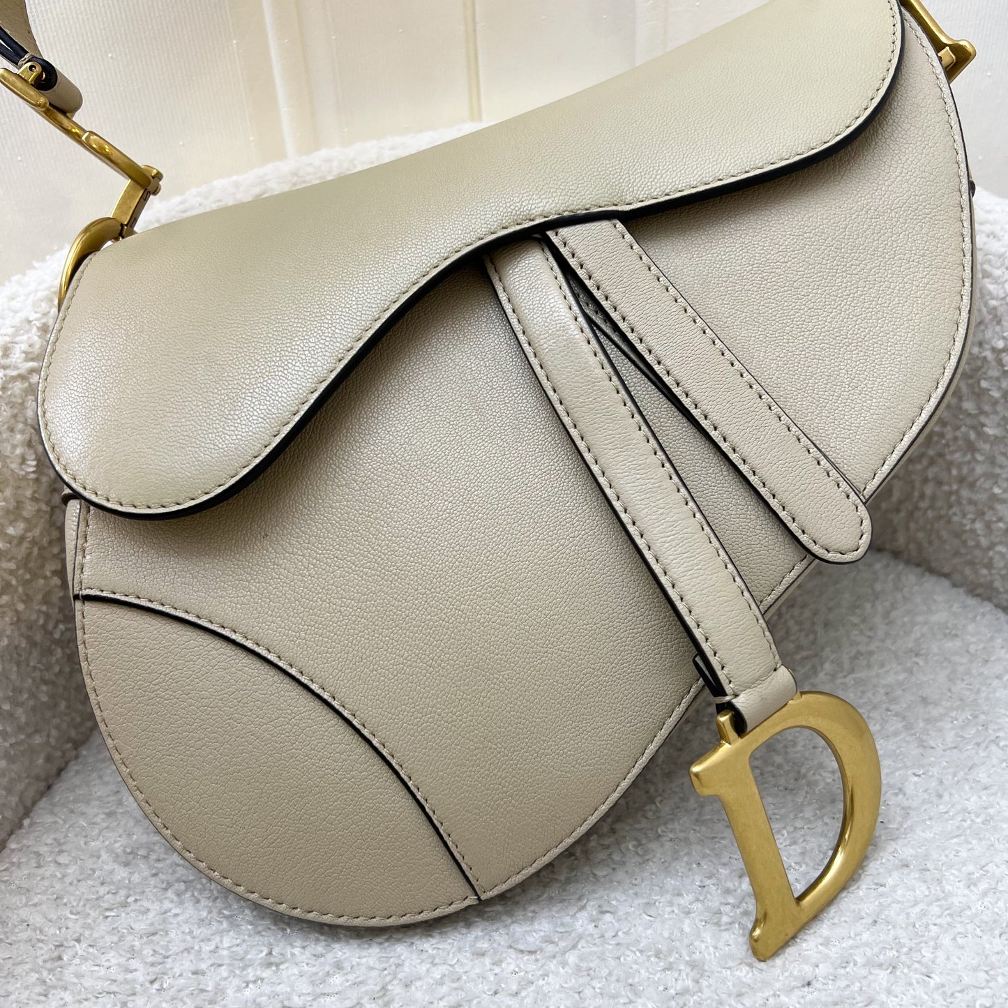 Dior Medium Saddle Bag In Sand-Coloured Grained Leather and AGHW (Model: M0446CCEH, Colour: M39U)