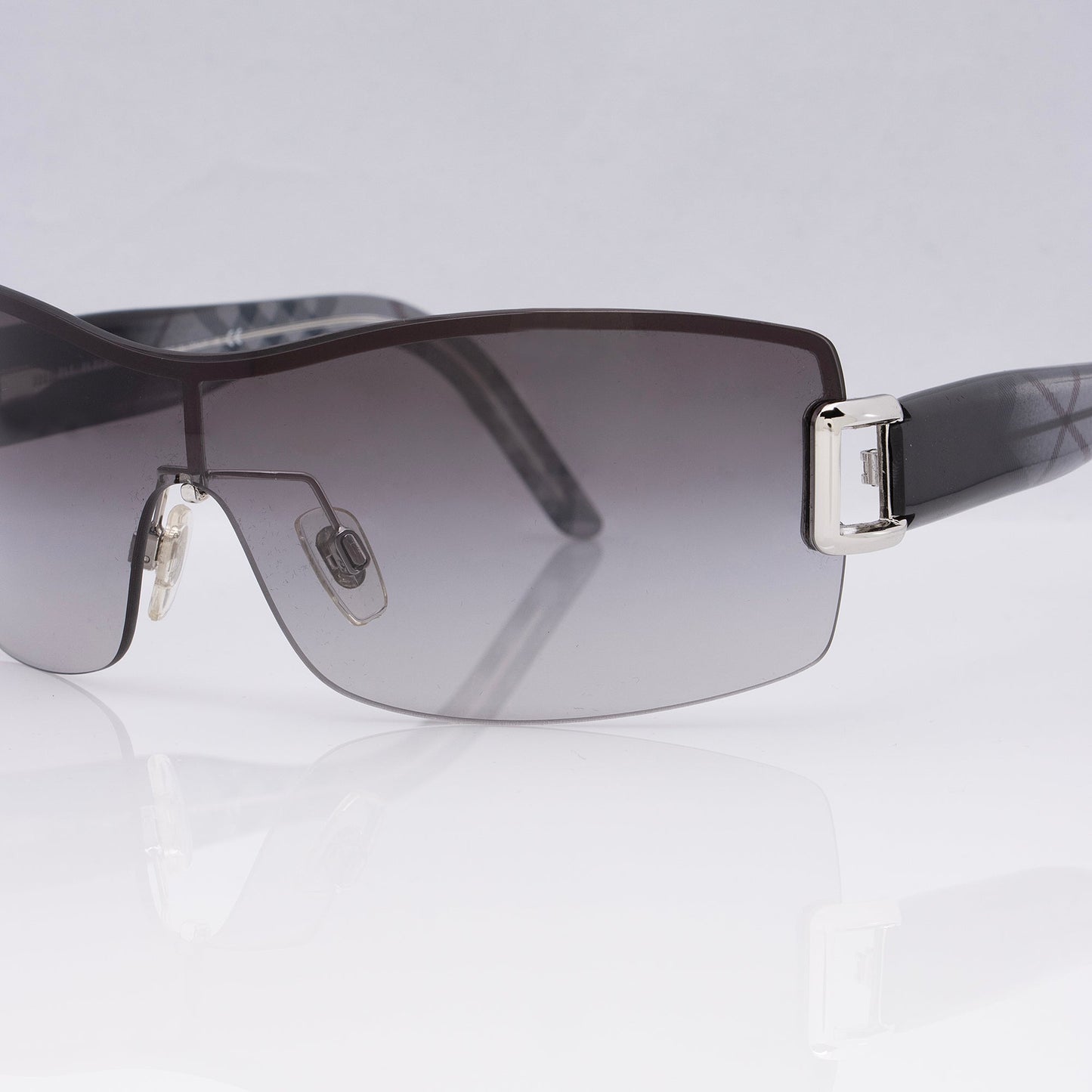 Burberry House Check Rimless Shield Sunglasses (SHF-tslR4w)