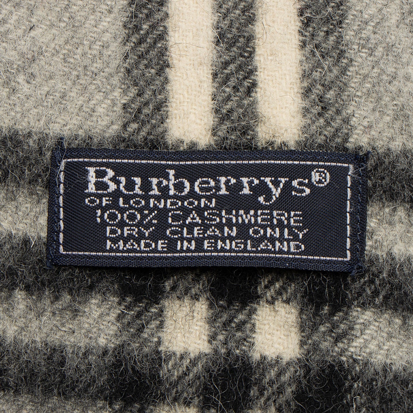 Burberry Vintage Cashmere Check Scarf (SHF-HT37Pj)