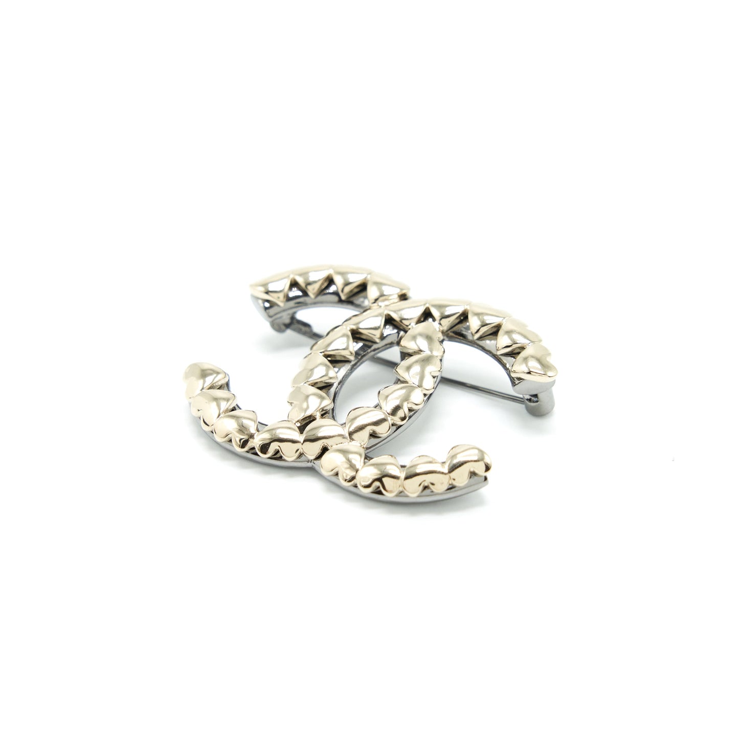 Chanel CC logo mini hearts brooch lghw