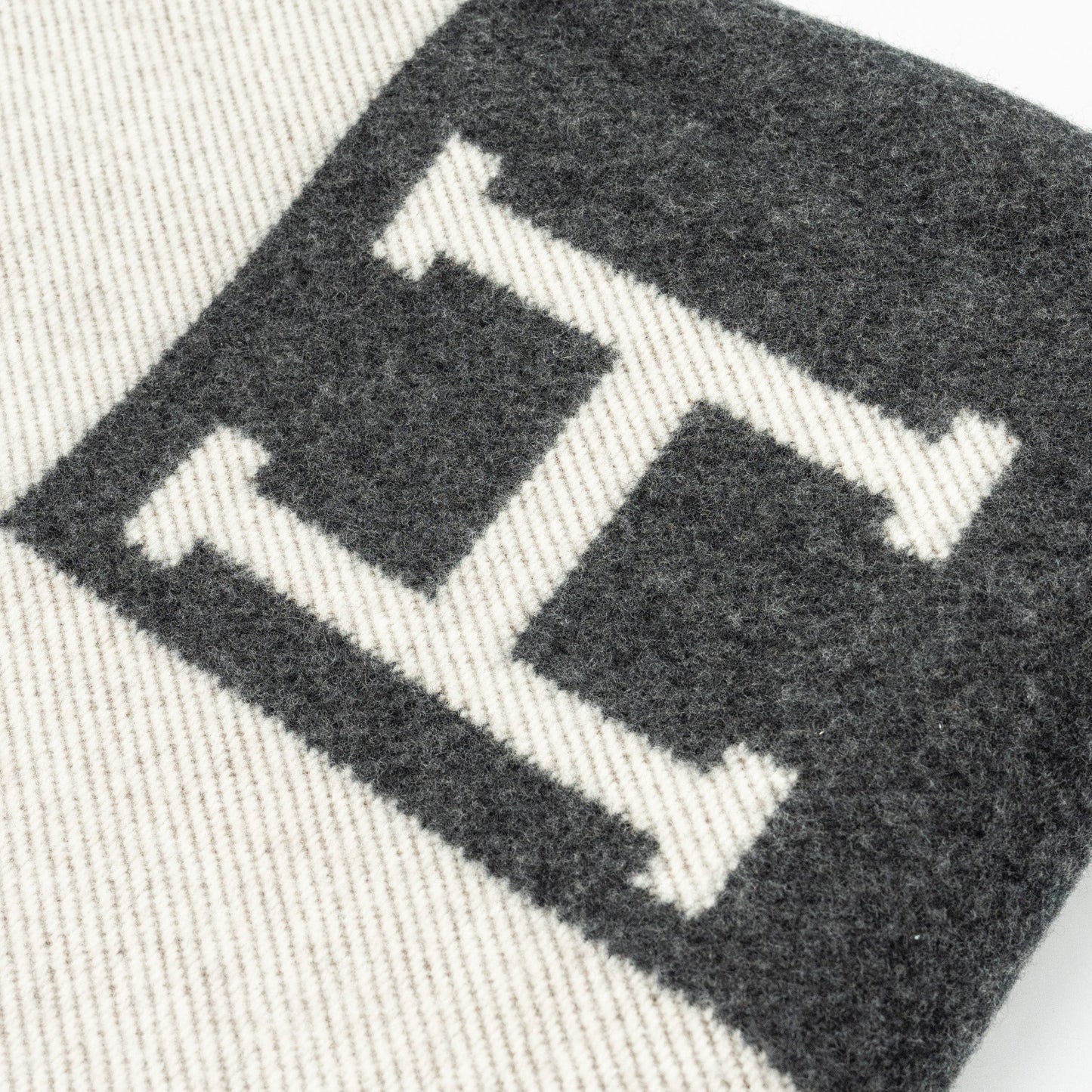 Hermes Avalon throw blanket Ecru / Gris Fonce