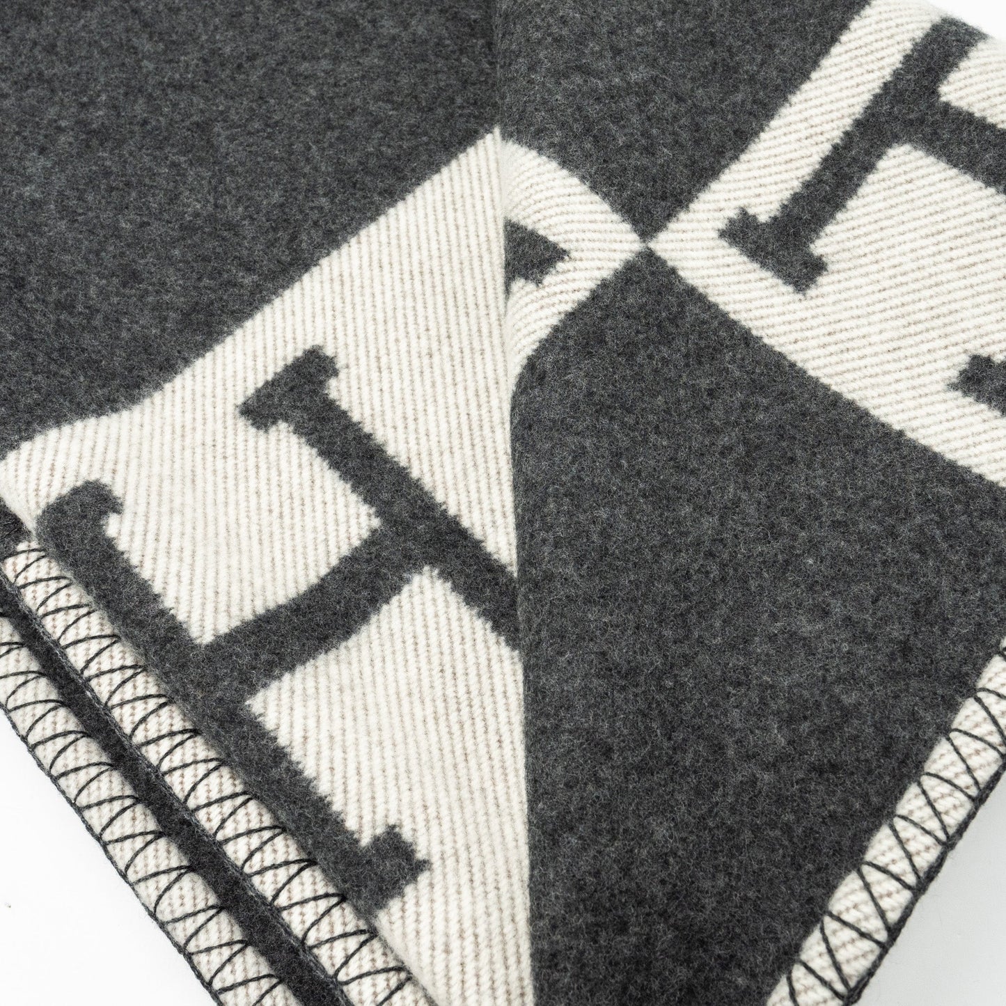 Hermes Avalon throw blanket Ecru / Gris Fonce
