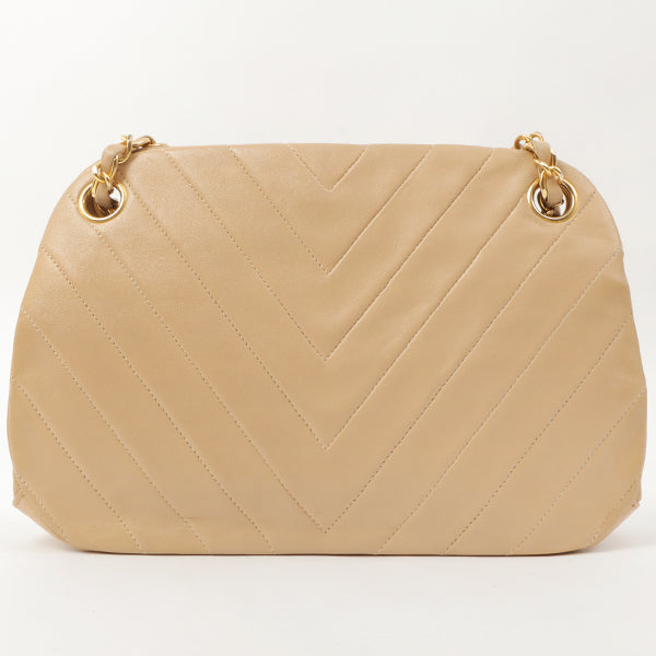 Chanel Around 1990 Made Chevron Cc Mark Plate Metal Clasp Chain Bag Beige