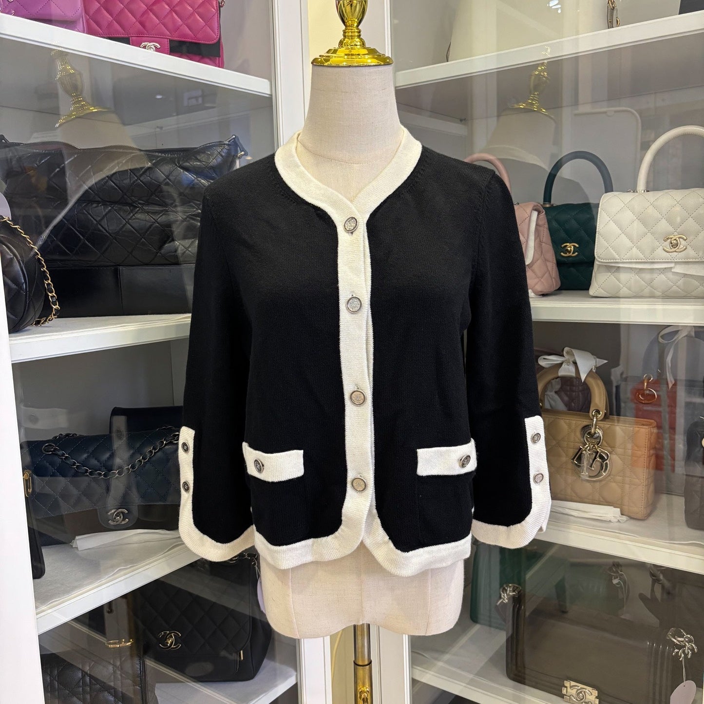 Chanel 25C Cardigan With CC Logo Buttons in Black / White mere Sz 38