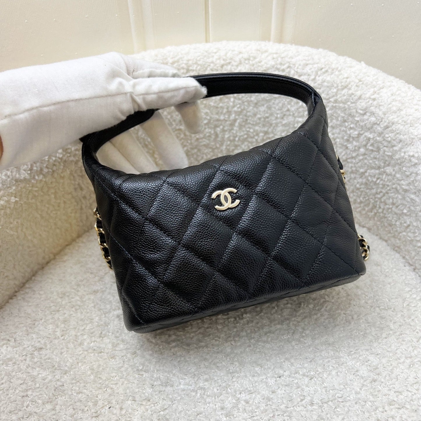 Chanel 25C Quilted Hobo Clutch on Chain in Black Caviar and LGHW (Model: AP4386)