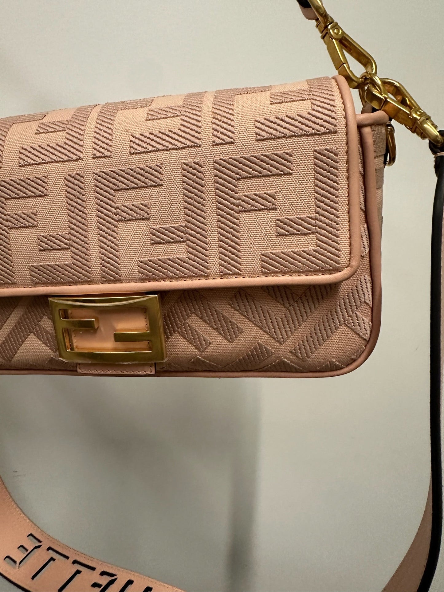 FENDI - Baby Pink Vitello King FF Medium Baguette