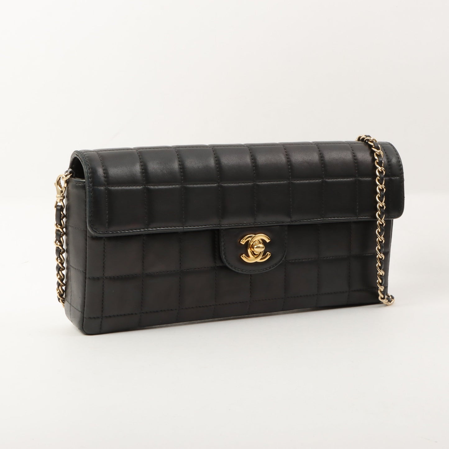 Chanel Around 2002 Made Chocolate Bar Turn-Lock Chain Bag Black