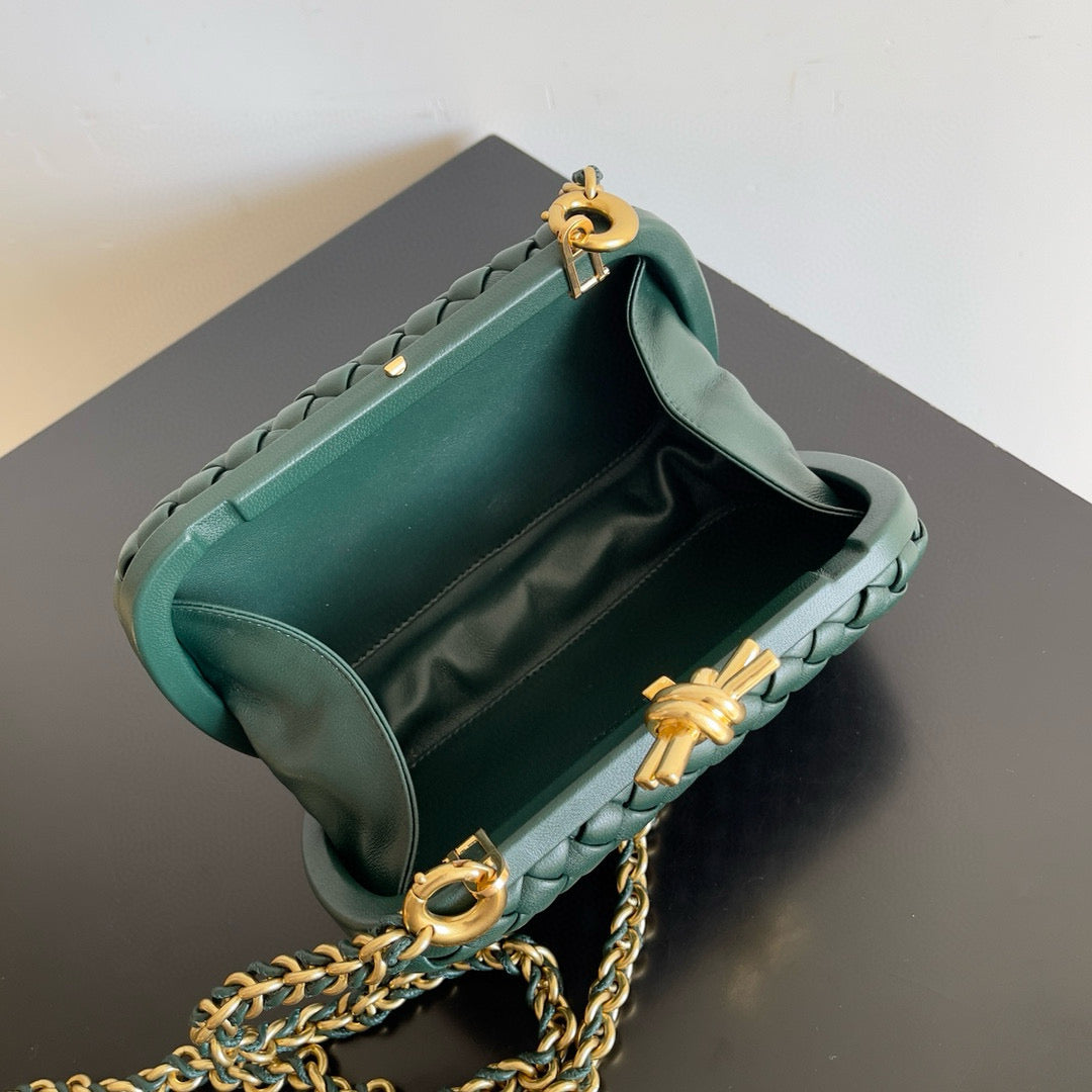 Bottega Veneta BV VETENA KNOT 19 GREEN