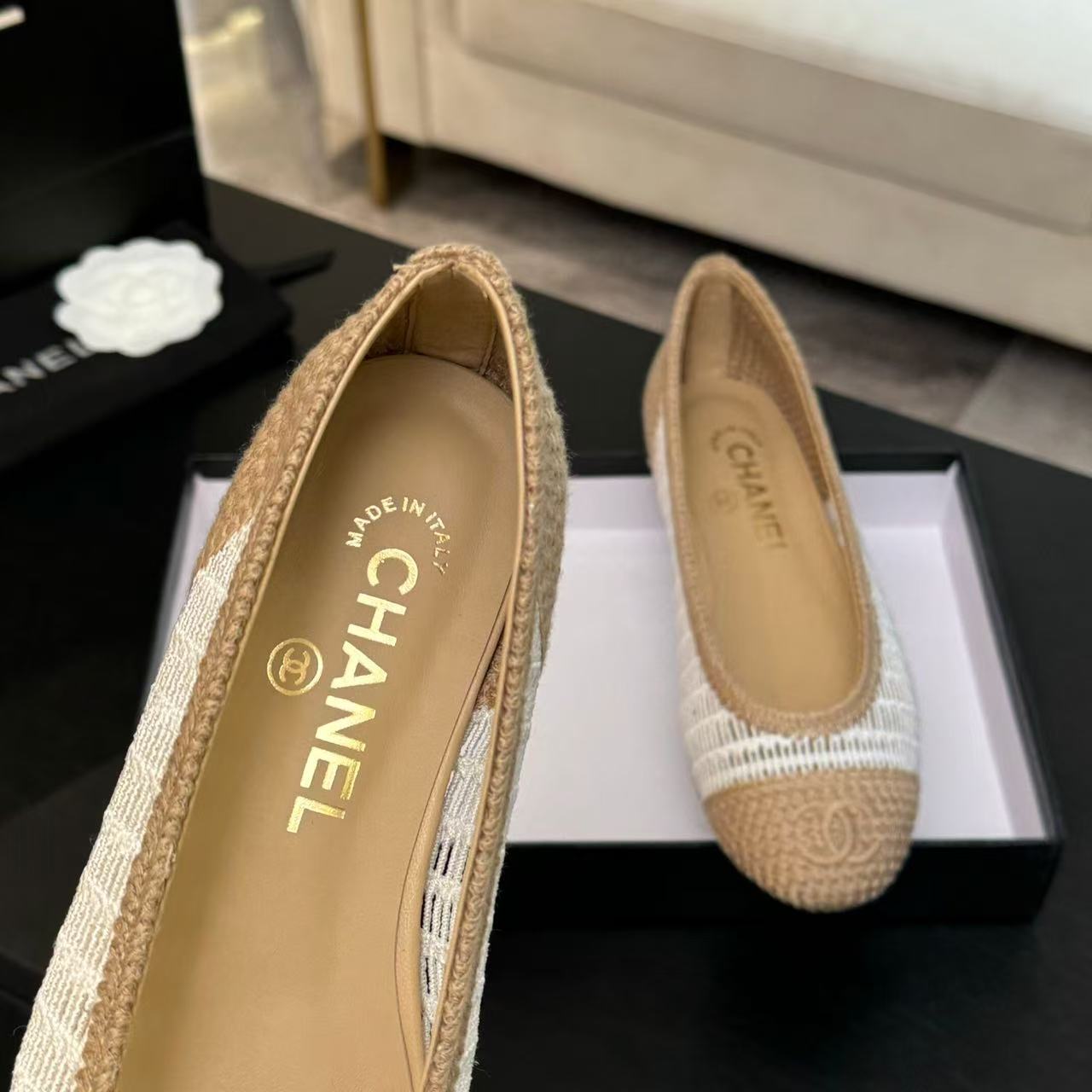 CHANEL 25 Ballet Flat White Beige Raffia