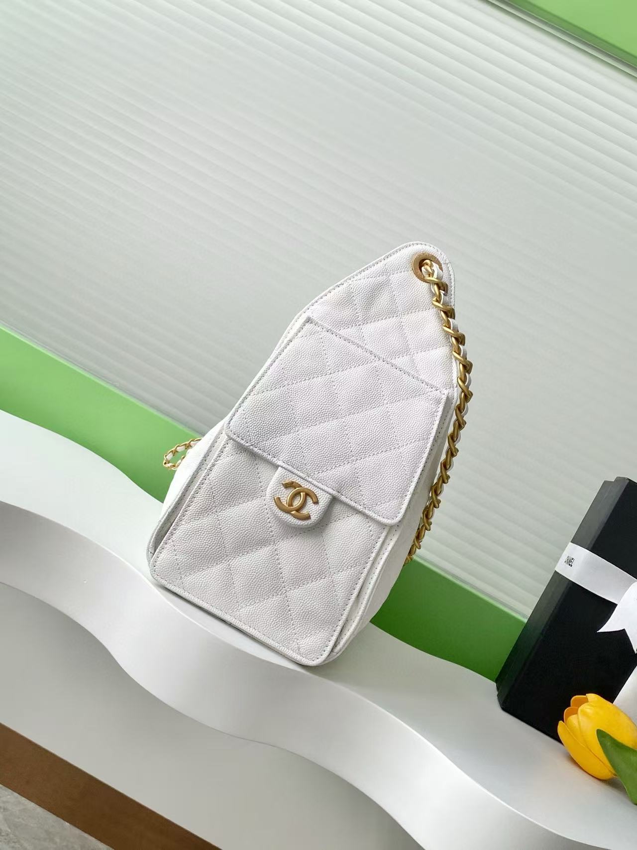 CHANEL 25C Hobo Bag 30cm White Grained Calfskin