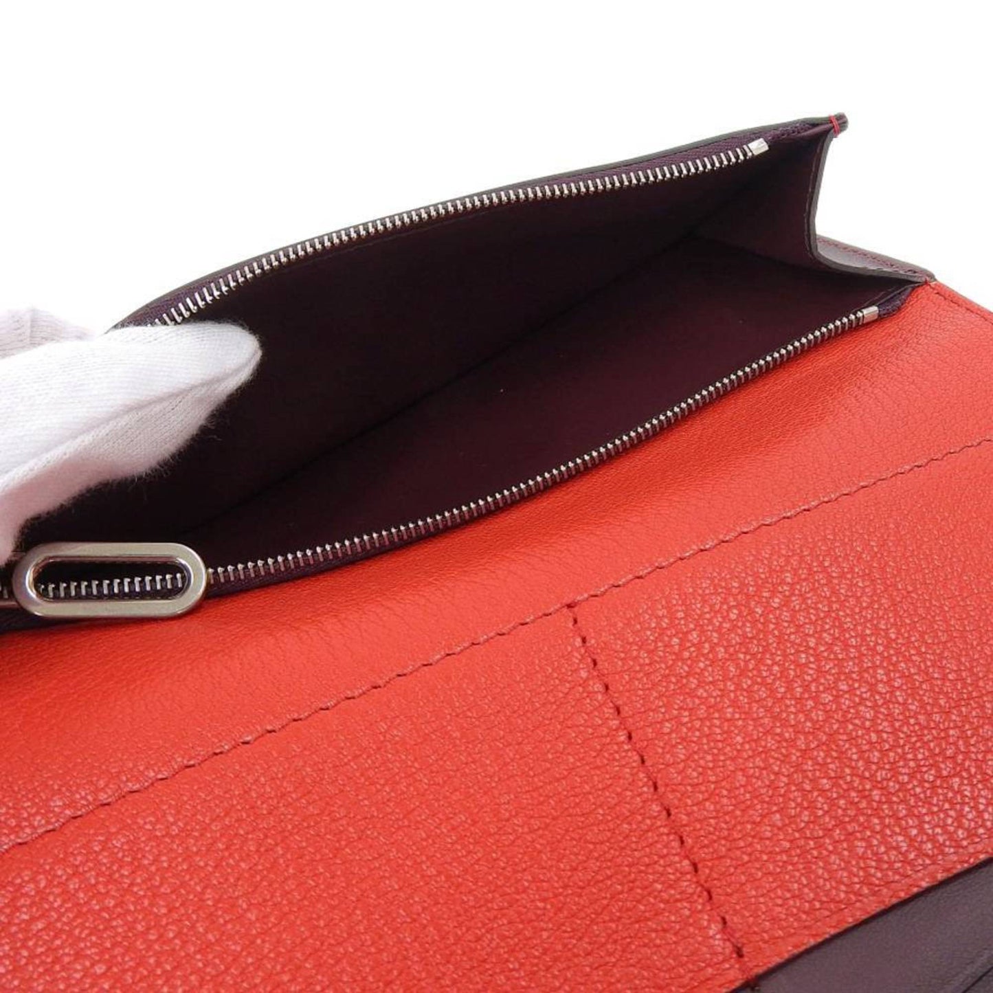 Burberry Leather Long Wallet (Tri-Fold) ()