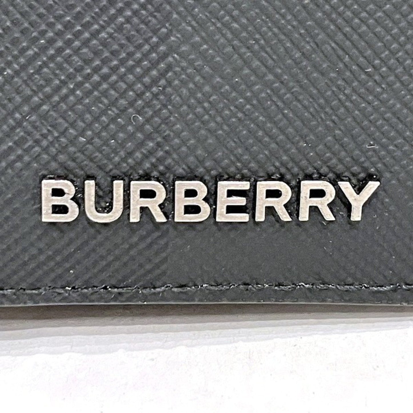 Burberry Leather Long Wallet (Bi-Fold) ()