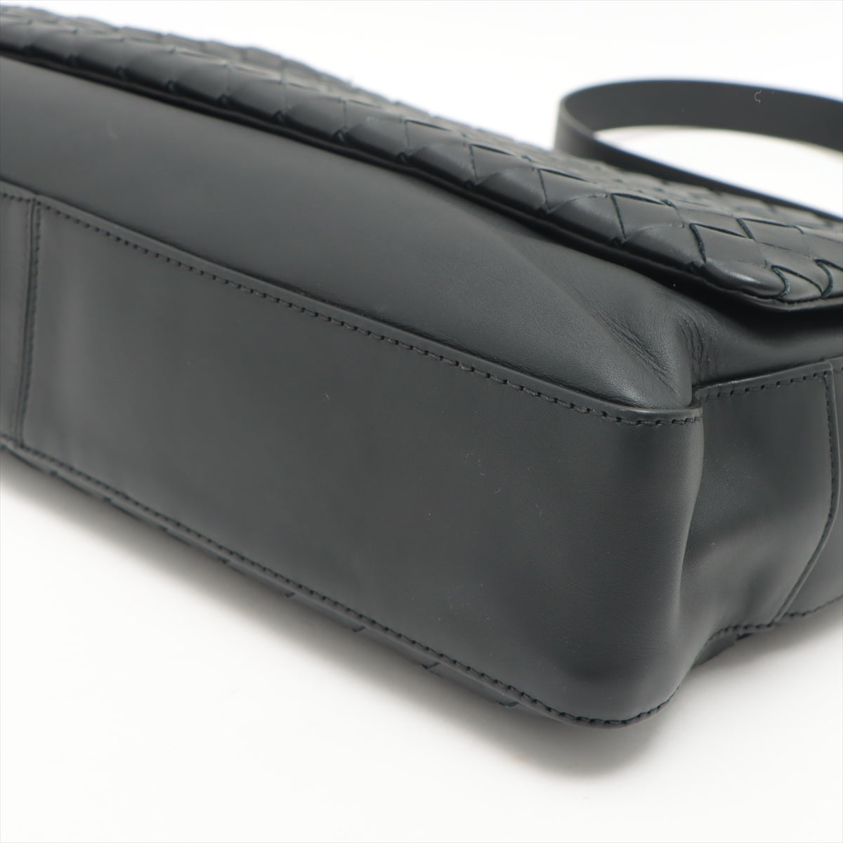 Bottega Veneta Intrecciato Leather Messenger Bag Black