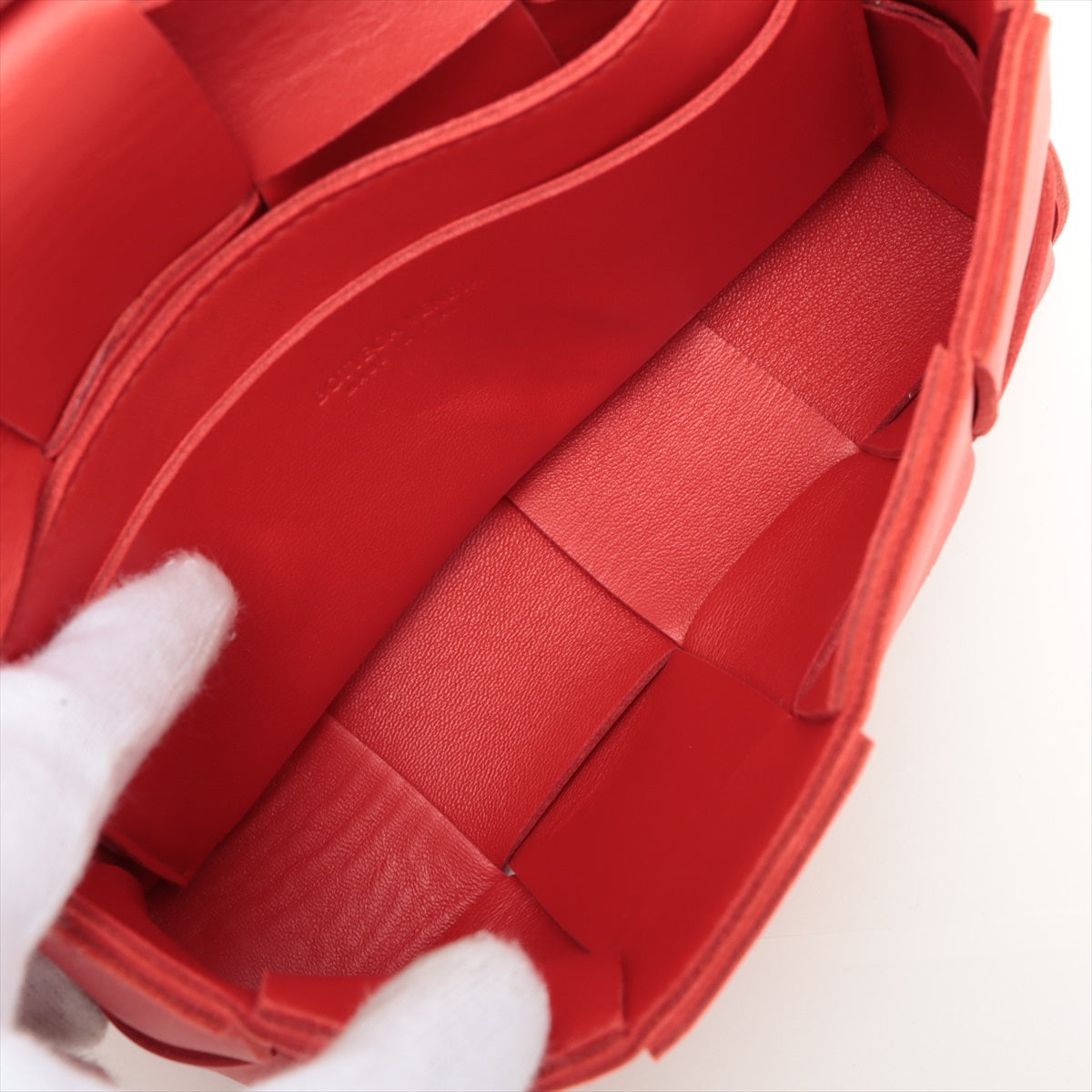 Bottega Veneta Intrecciato Shoulder Bag in Leather Red