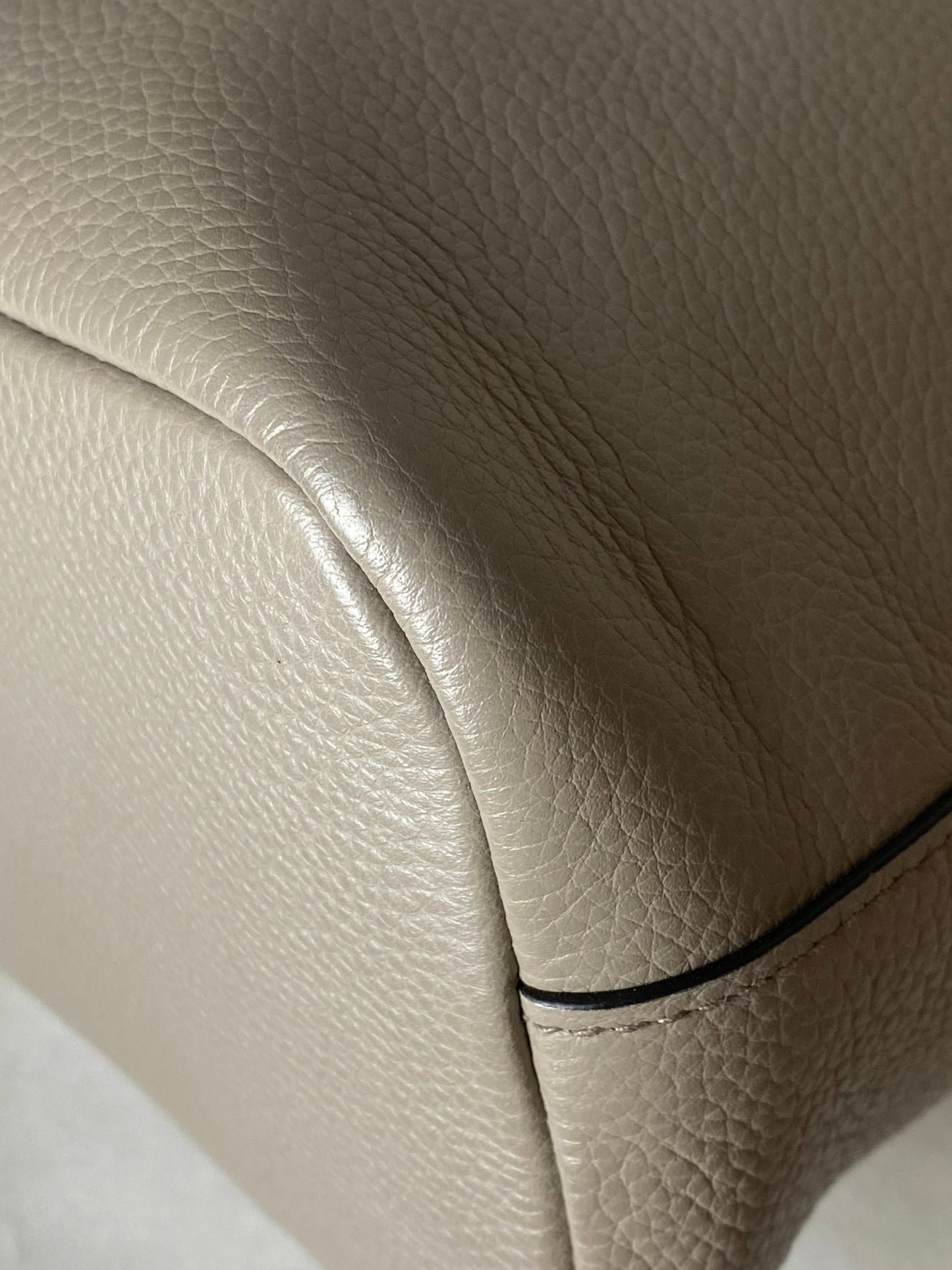 Prada Grey Vitello Daino Euro Leder Schultertasche Crossbody Bag
