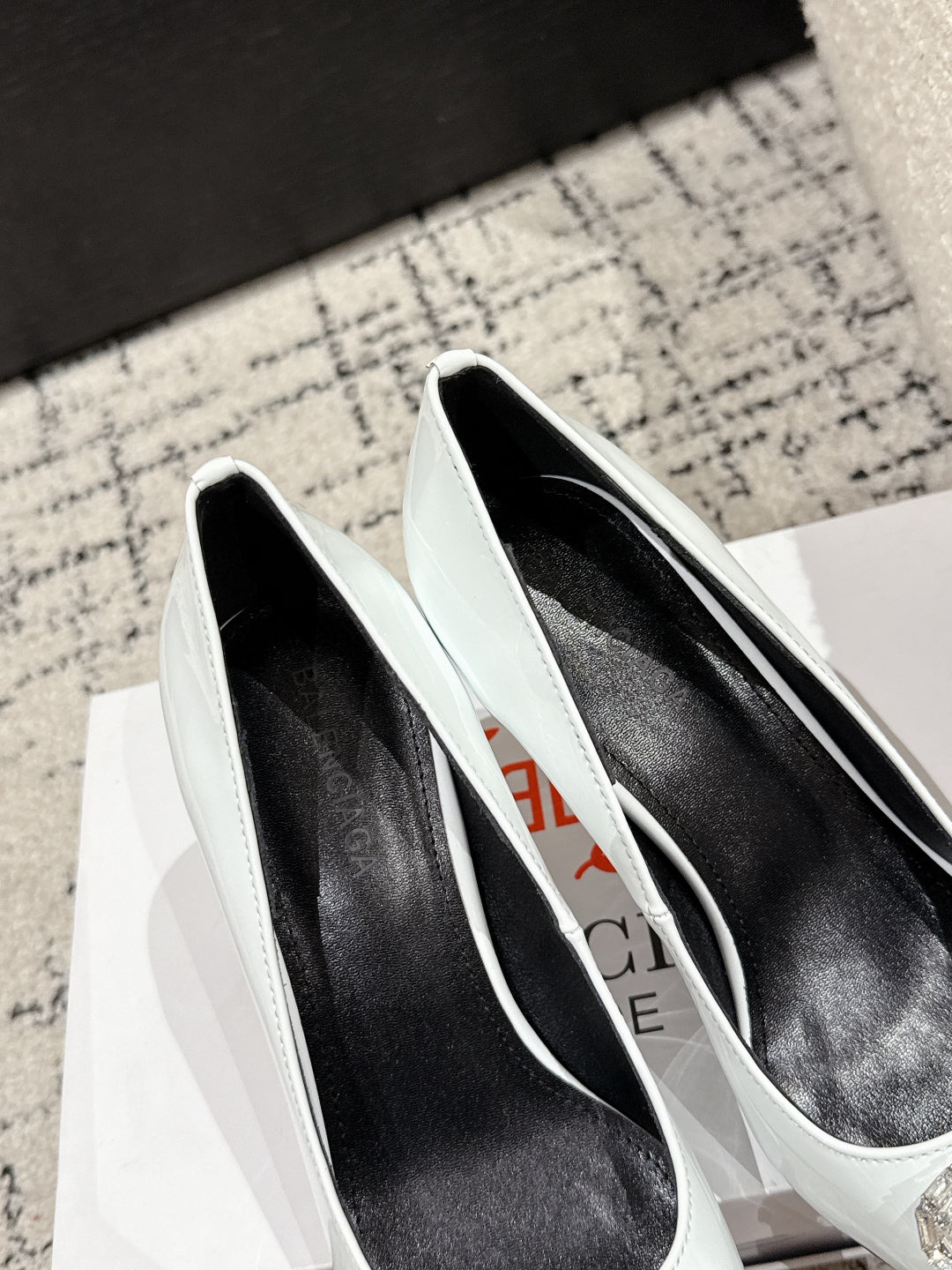 Balanciaga POINTED HIGH PUMPS IN WHITE PATENT CALFSKIN WITH CRYSTAL BUCKLE