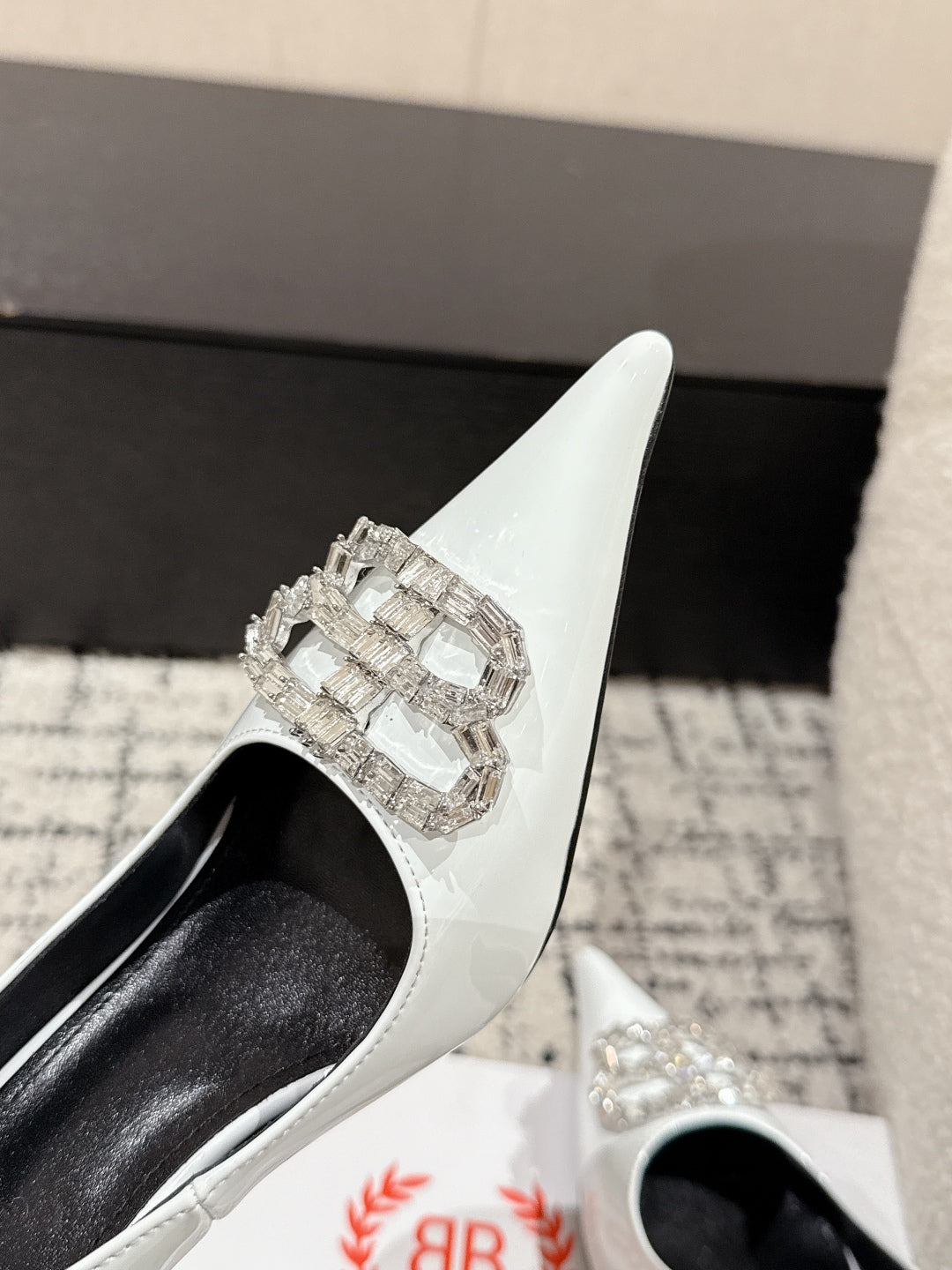 Balanciaga POINTED HIGH PUMPS IN WHITE PATENT CALFSKIN WITH CRYSTAL BUCKLE
