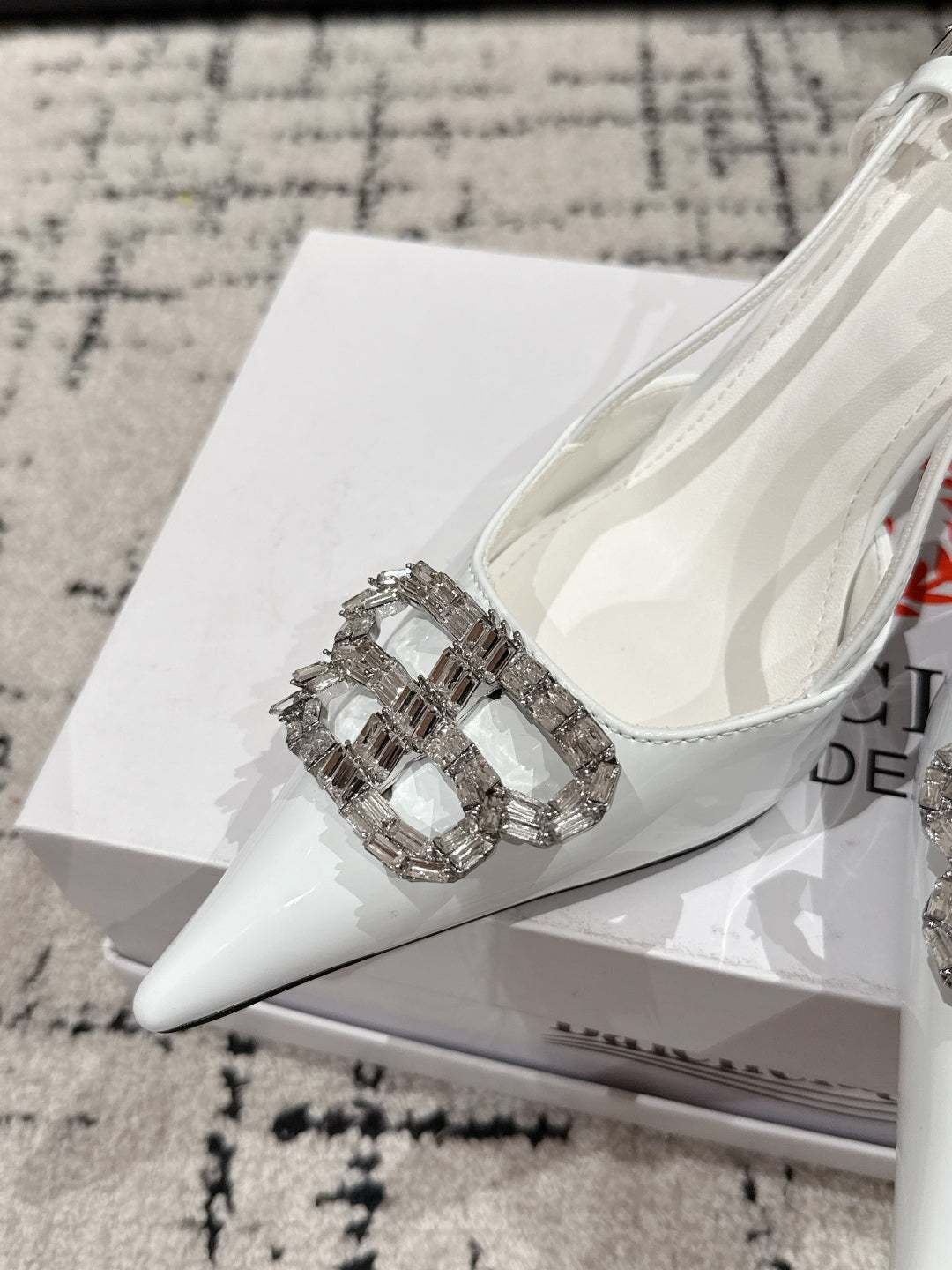 Balanciaga POINTED HIGH SLINGBACK IN WHITE PATENT CALFSKIN WITH CRYSTAL BUCKLE