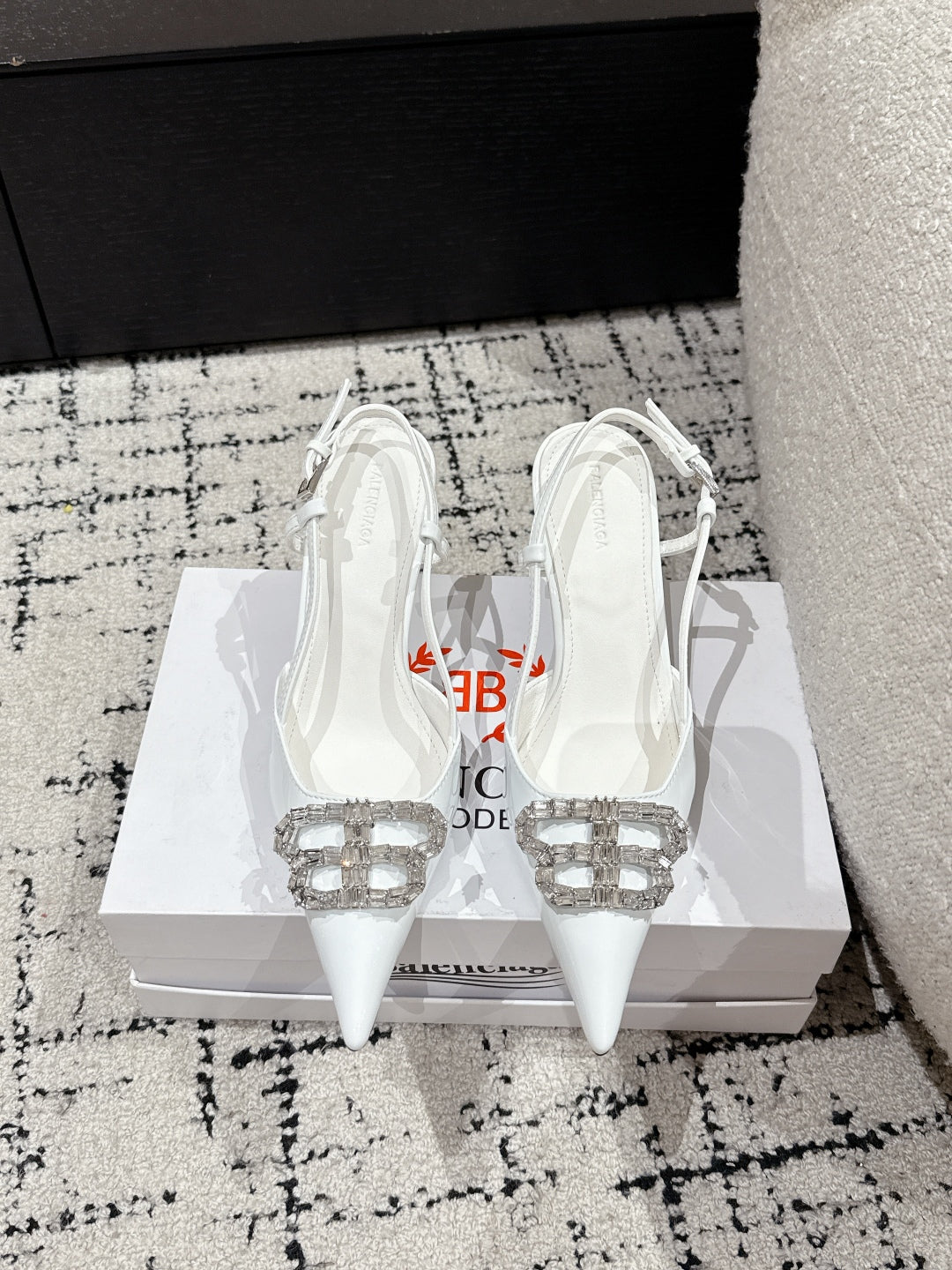 Balanciaga POINTED HIGH SLINGBACK IN WHITE PATENT CALFSKIN WITH CRYSTAL BUCKLE