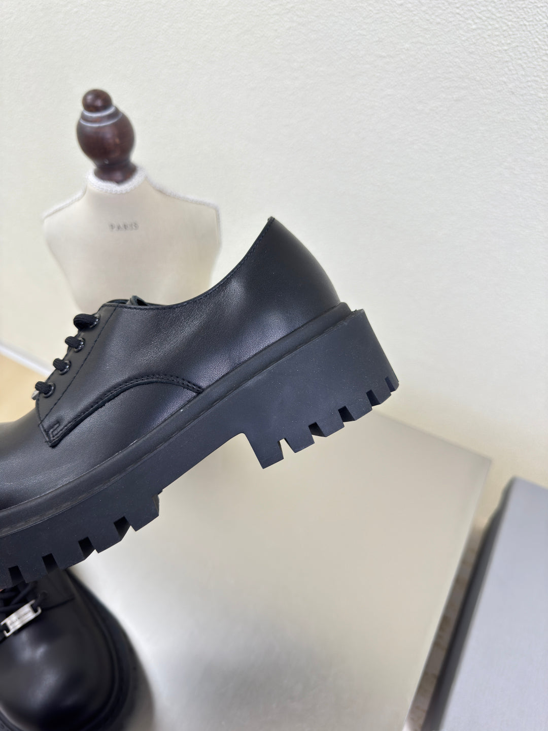 Balanciaga STOMPER DERBY IN BLACK SOFT LAMBSKIN