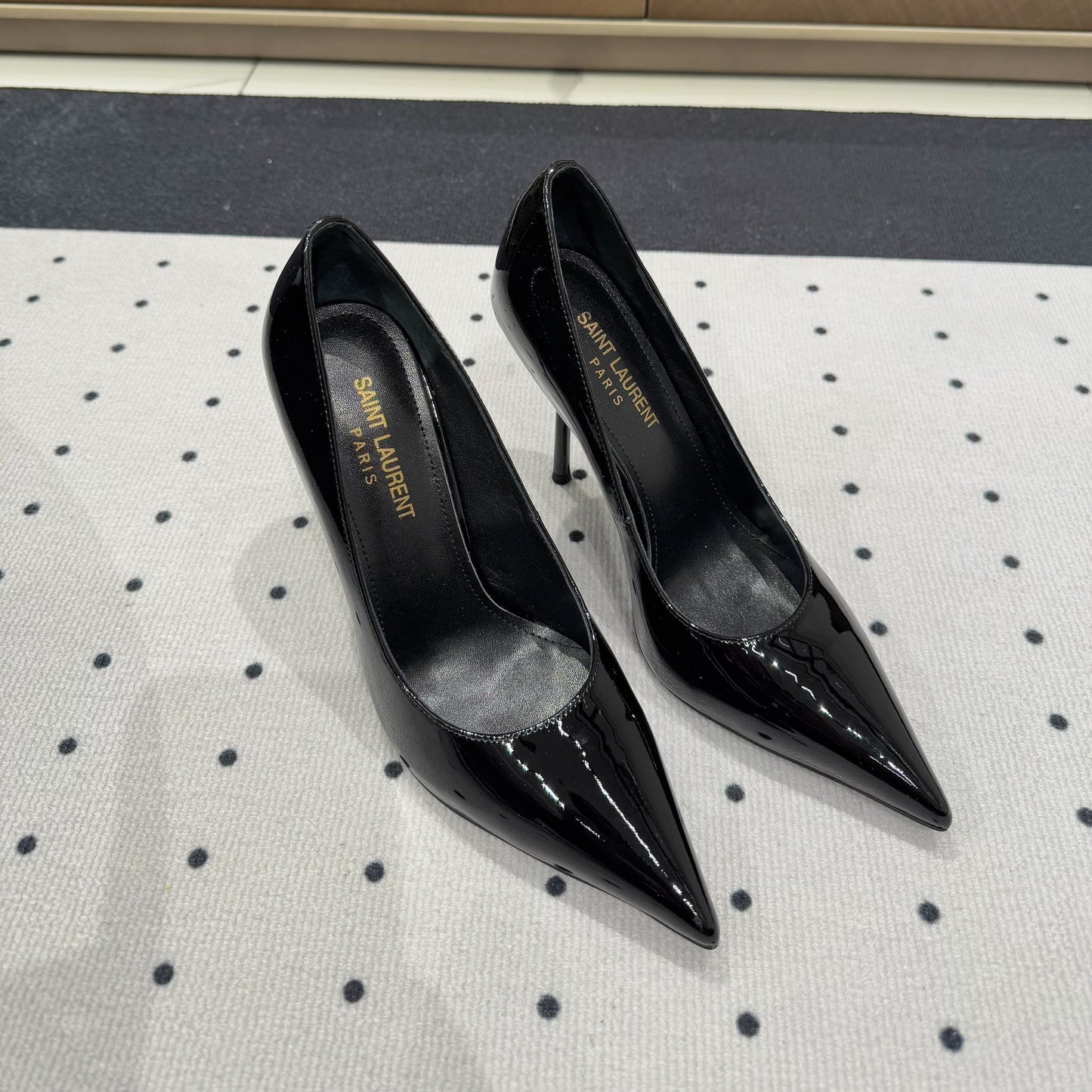 Saint Laurent NORMA PUMPS IN BLACK GLOSSY SHEEPSKIN