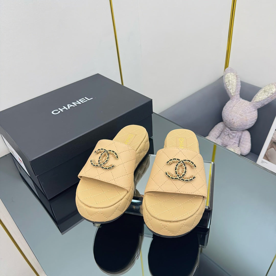 CHANEL 25 Flatform Slide Yellow Leather 238489