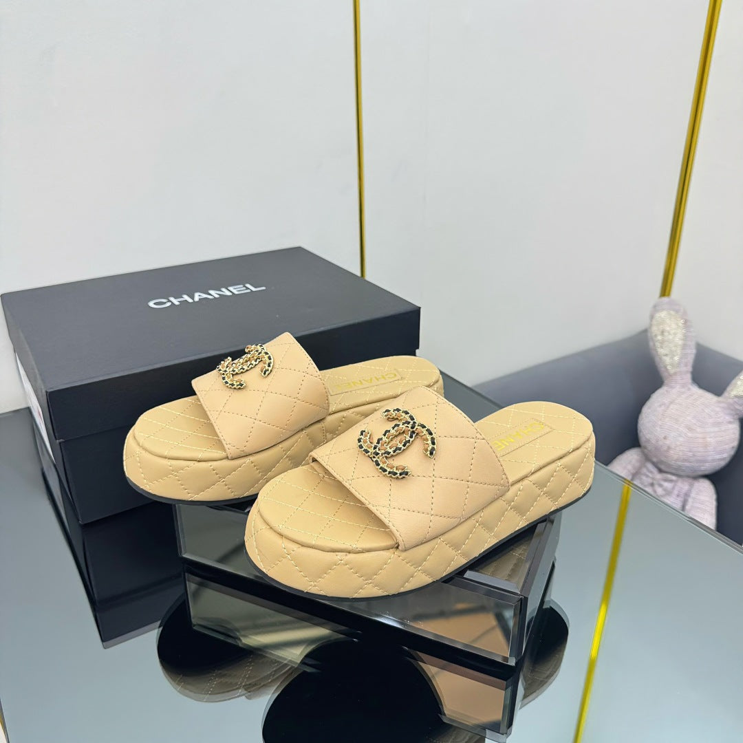 CHANEL 25 Flatform Slide Yellow Leather 238489