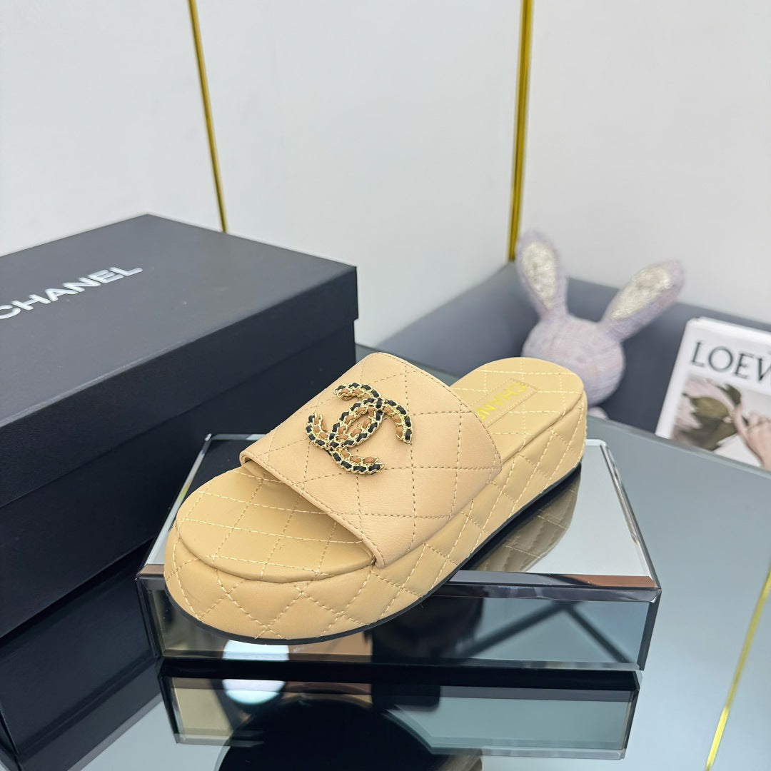 CHANEL 25 Flatform Slide Yellow Leather 238489
