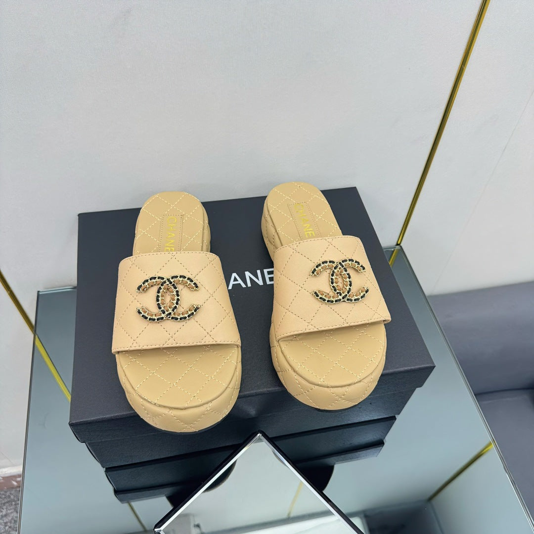 CHANEL 25 Flatform Slide Yellow Leather 238489