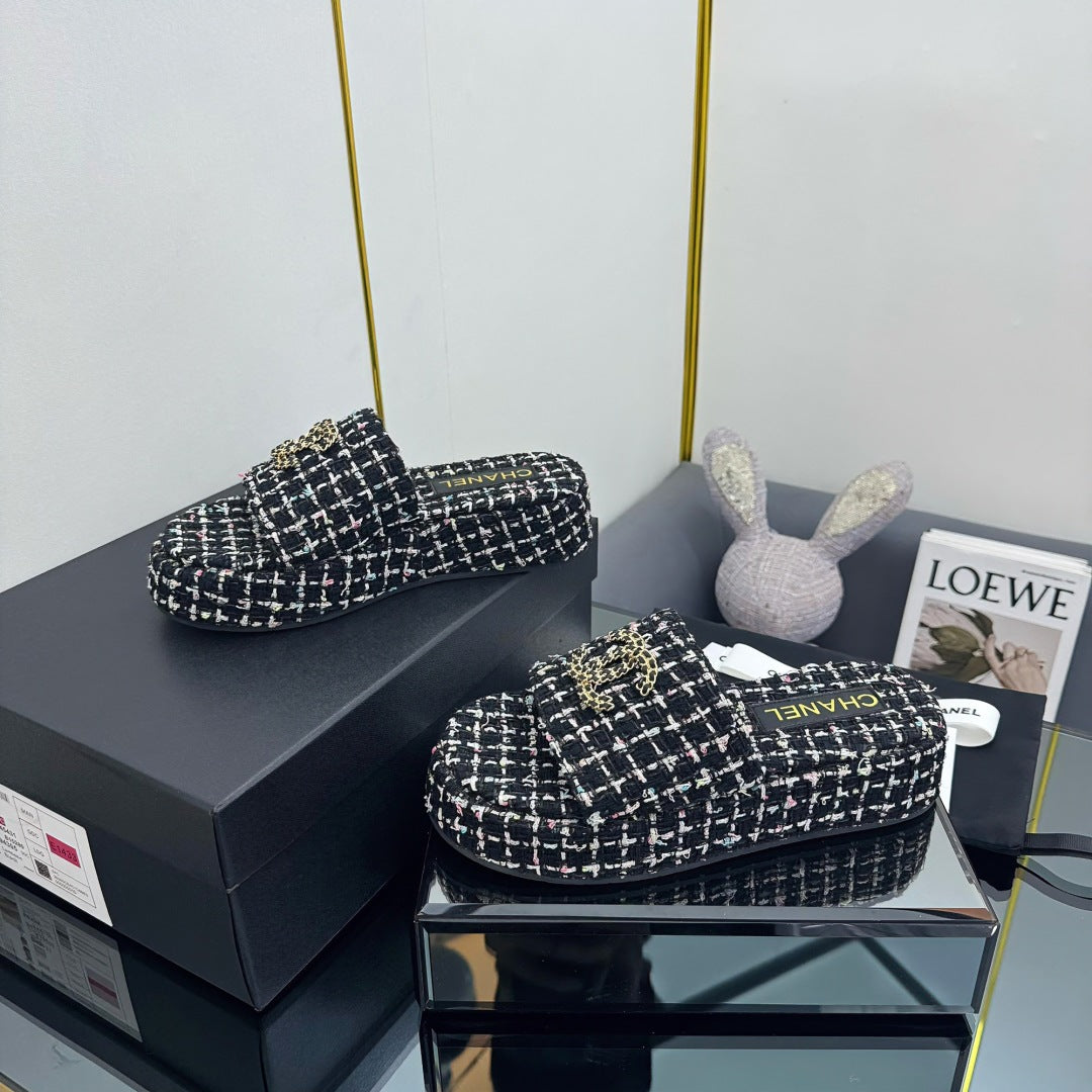 CHANEL 25 Flatform Slide Black Fabric 238492