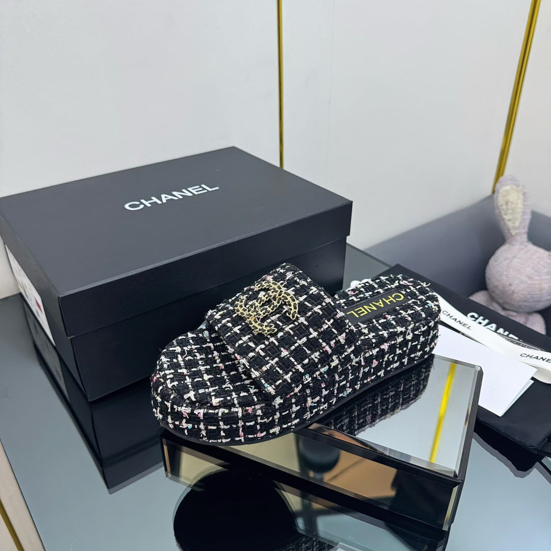 CHANEL 25 Flatform Slide Black Fabric 238492