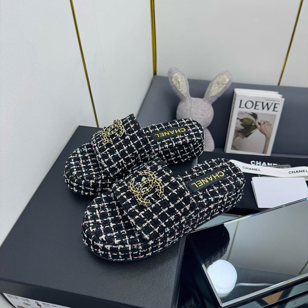 CHANEL 25 Flatform Slide Black Fabric 238492
