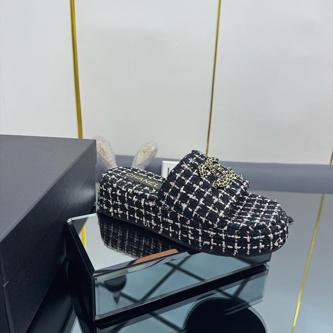 CHANEL 25 Flatform Slide Black Fabric 238492