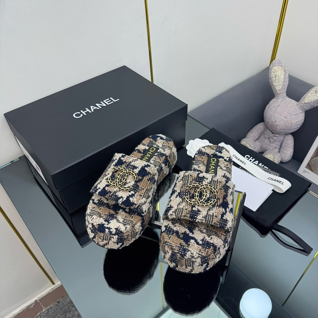 CHANEL 25 Flatform Slide Multicolor Fabric 238493