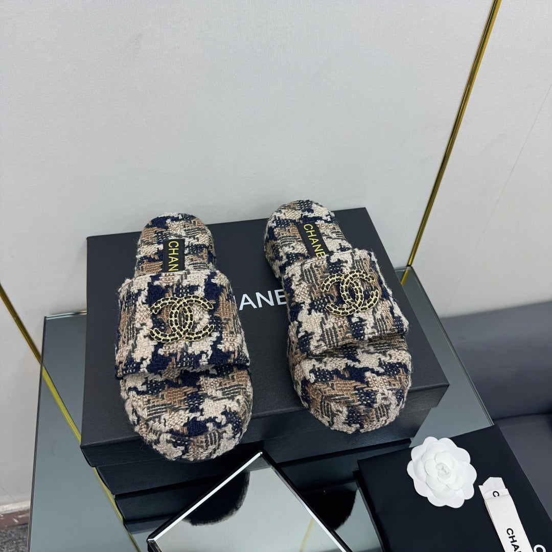 CHANEL 25 Flatform Slide Multicolor Fabric 238493
