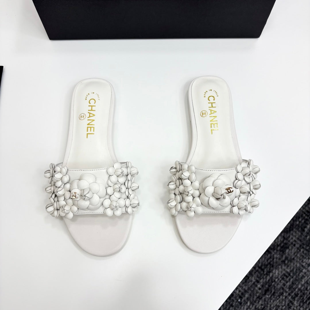 CHANEL 25C Mules Flower White Calfskin