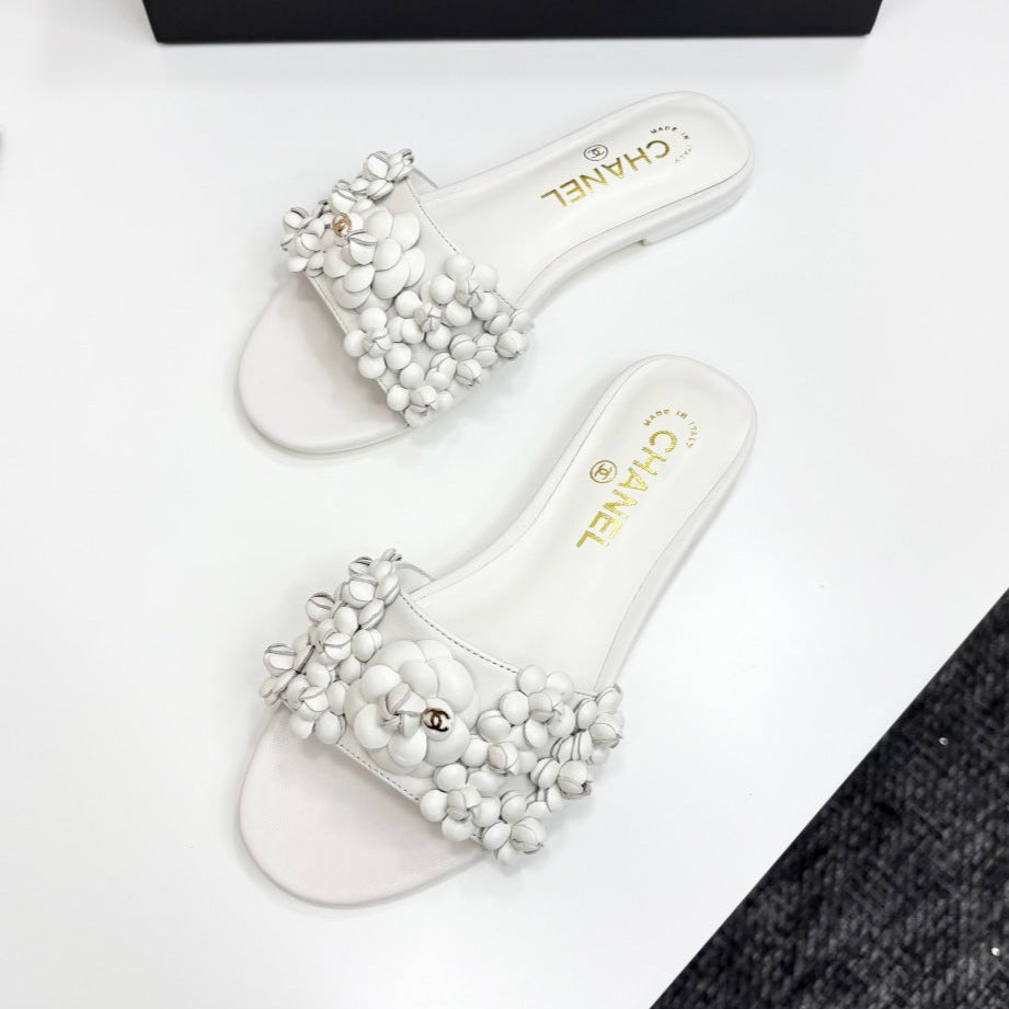 CHANEL 25C Mules Flower White Calfskin