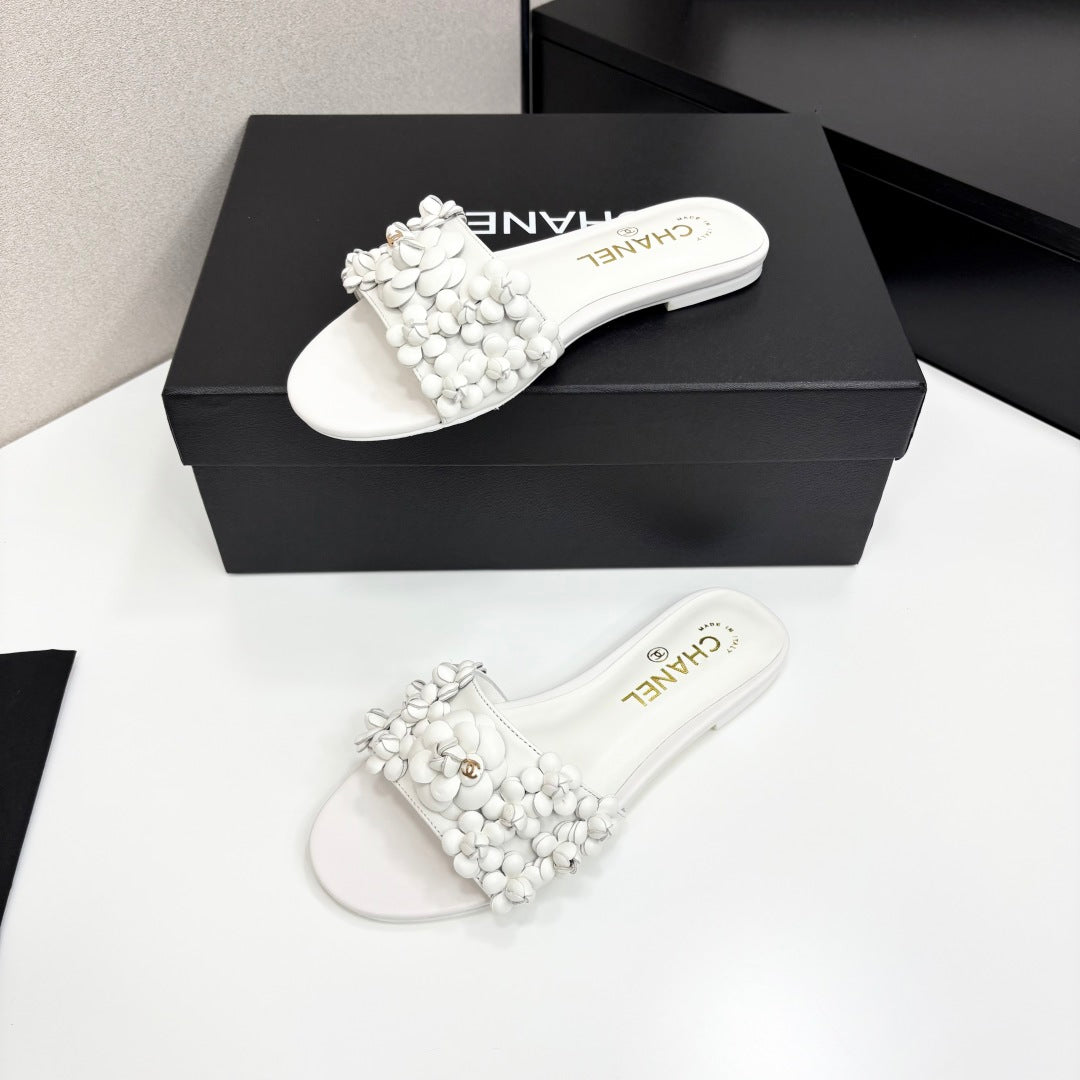 CHANEL 25C Mules Flower White Calfskin