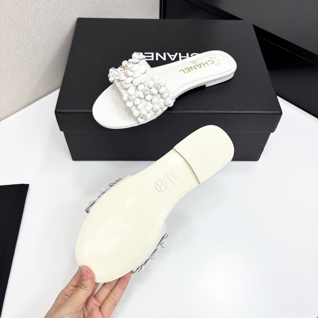 CHANEL 25C Mules Flower White Calfskin