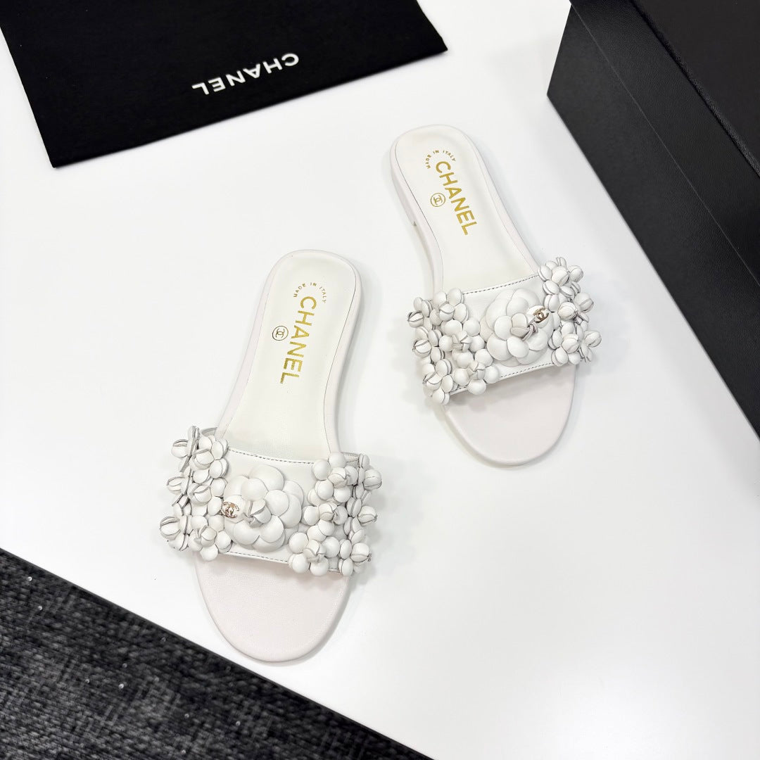 CHANEL 25C Mules Flower White Calfskin
