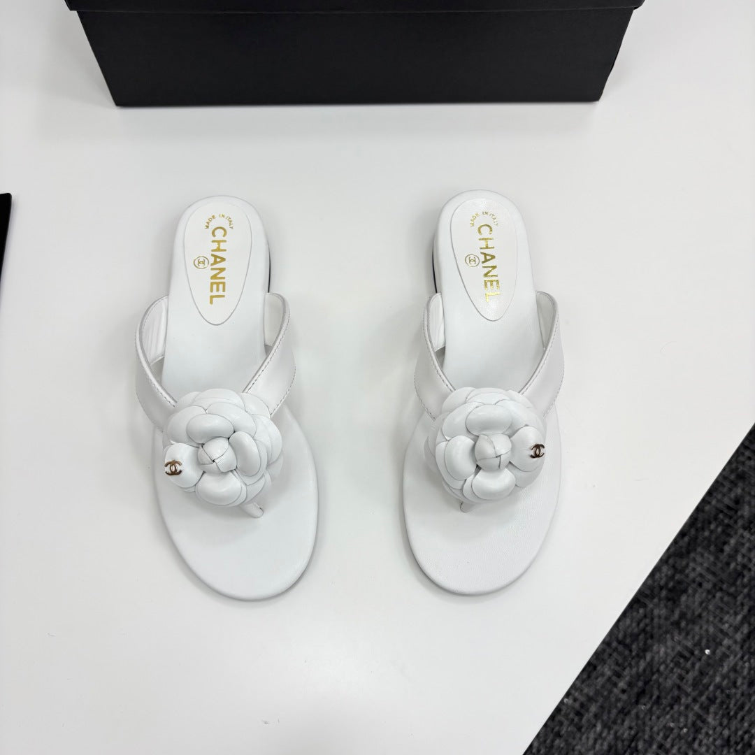 CHANEL 25 Thong Sandal Sheepskin 270792