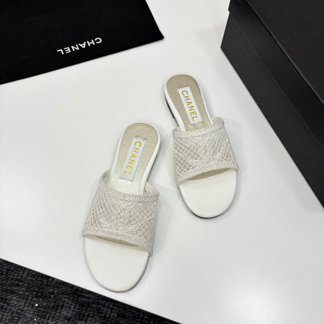 CHANEL 25 Slippers Satin and Sheepskin 270798