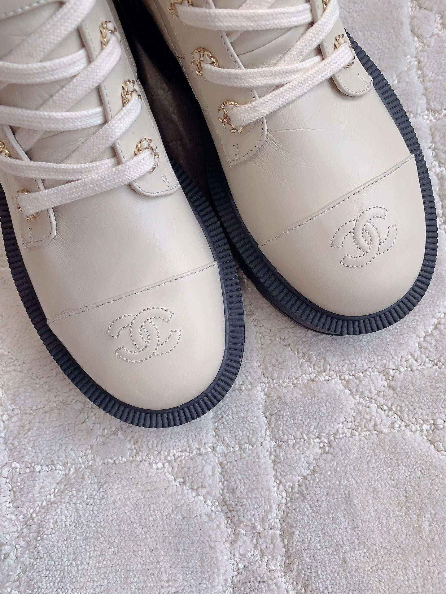 CHANEL Ankle Boots In White Beige Wrinkled Calfskin 145489